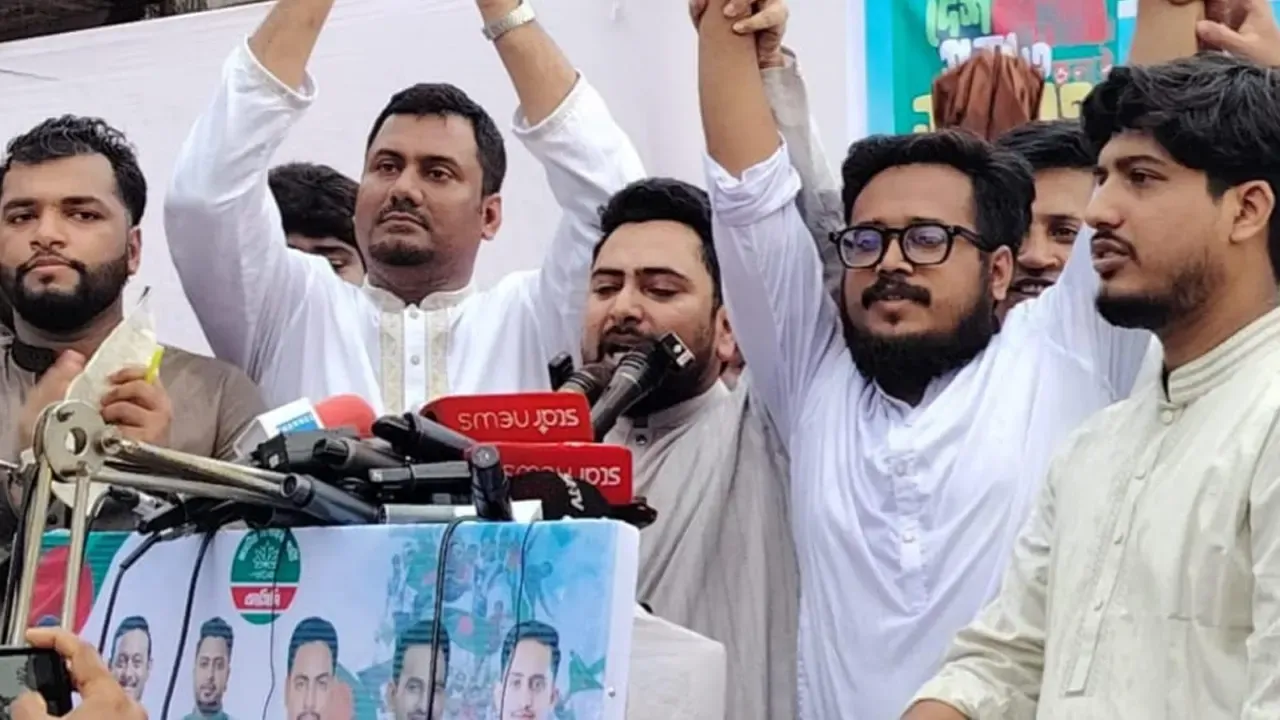 বিএনপি সরকার জাতির সঙ্গে বেইমানি করছে: নাহিদ ইসলাম